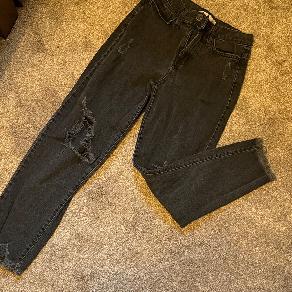 Stylish Black Distressed Women Jeans